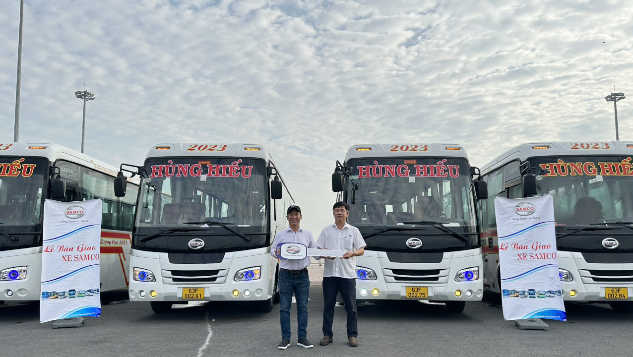 Bàn giao lô xe khách Samco Felix 29 ghế