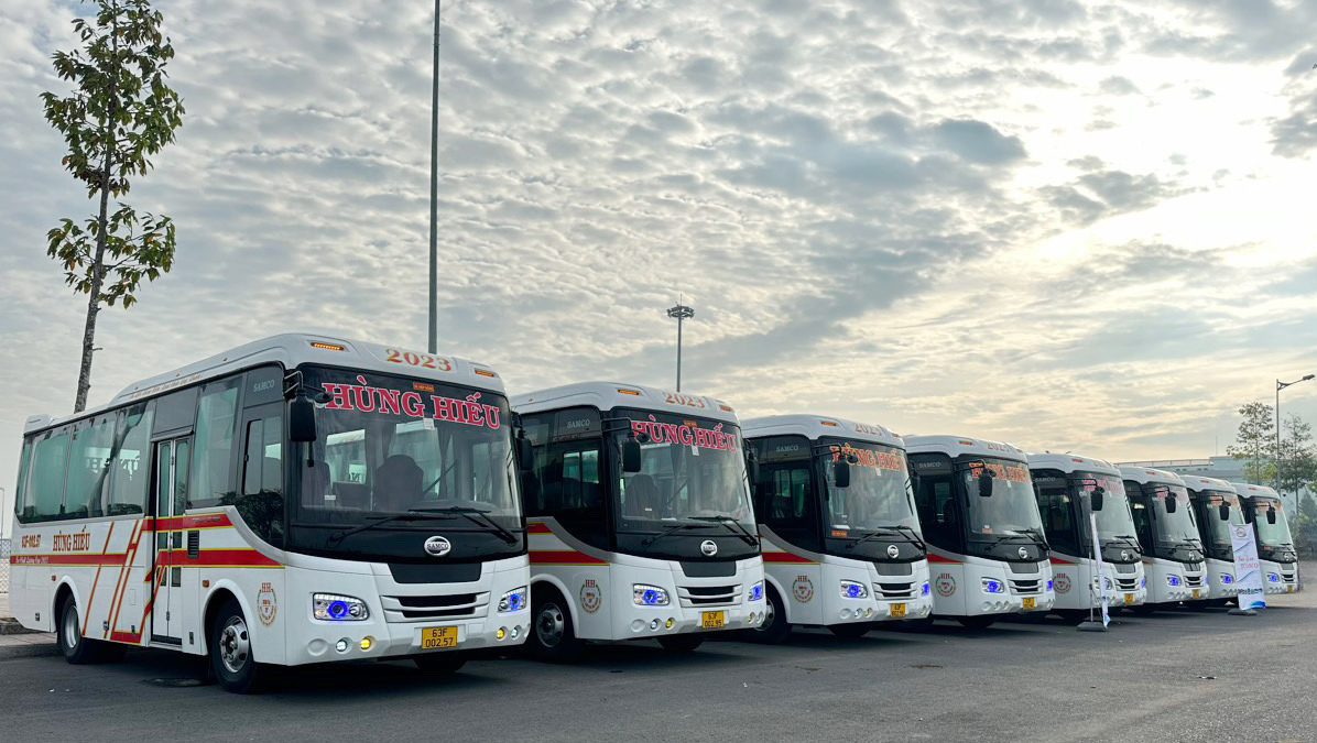 Bàn giao xe khách Samco Felix 29 ghế