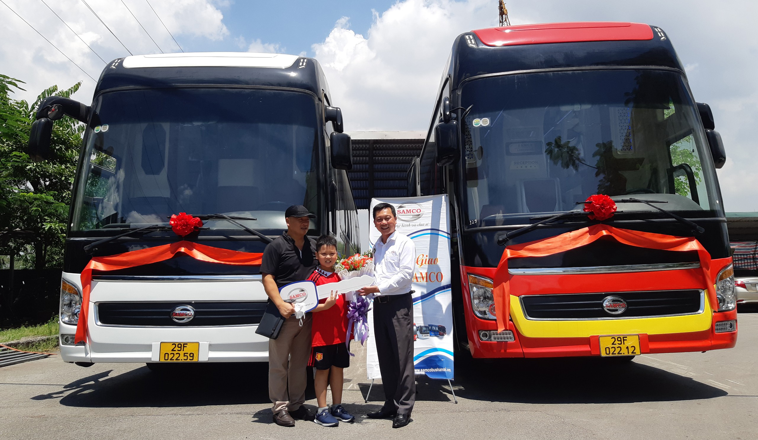 Samco Hà Nội bàn giao 02 xe giường cao cấp