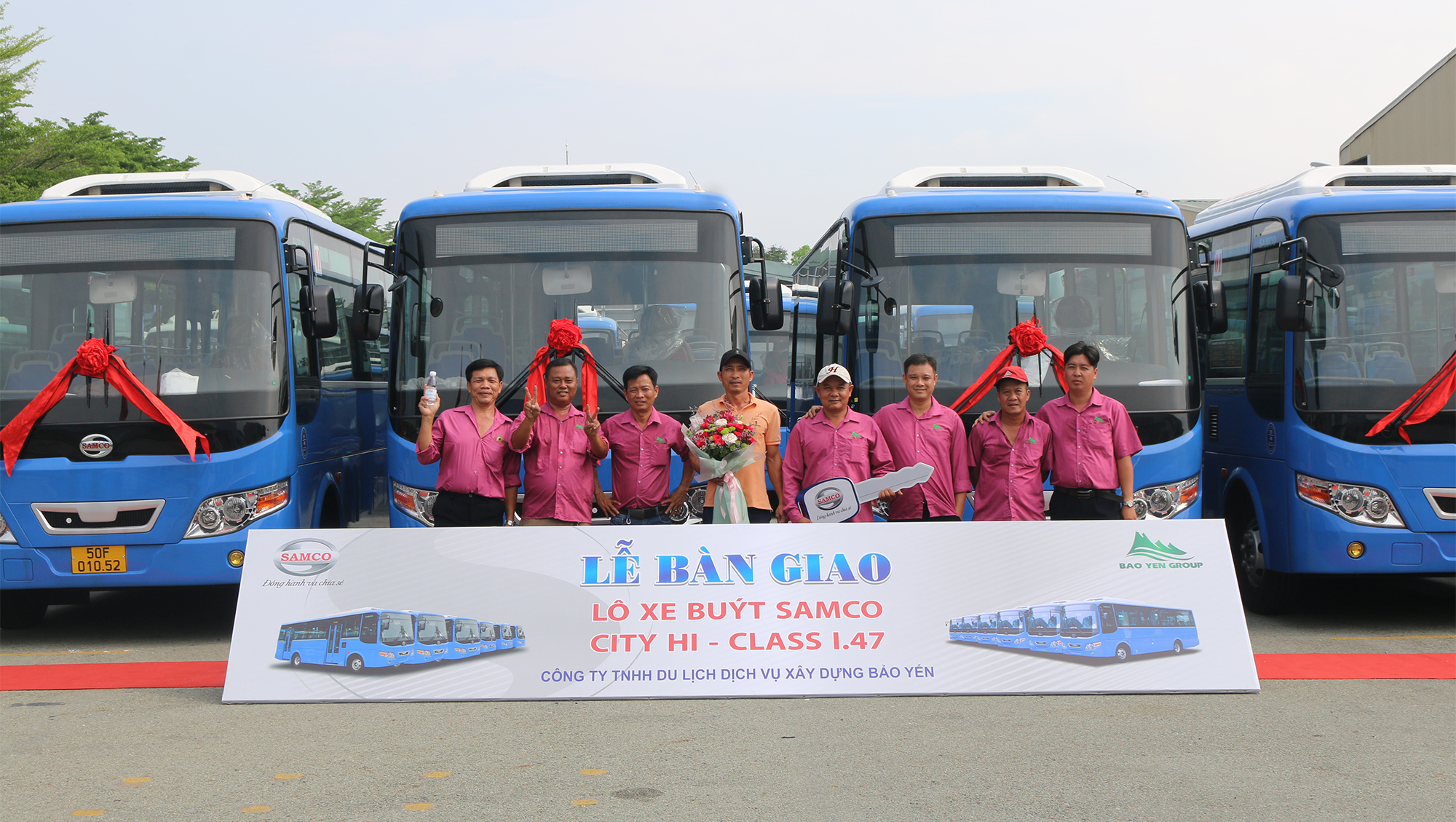 Bàn giao xe buýt cho Bảo Yến