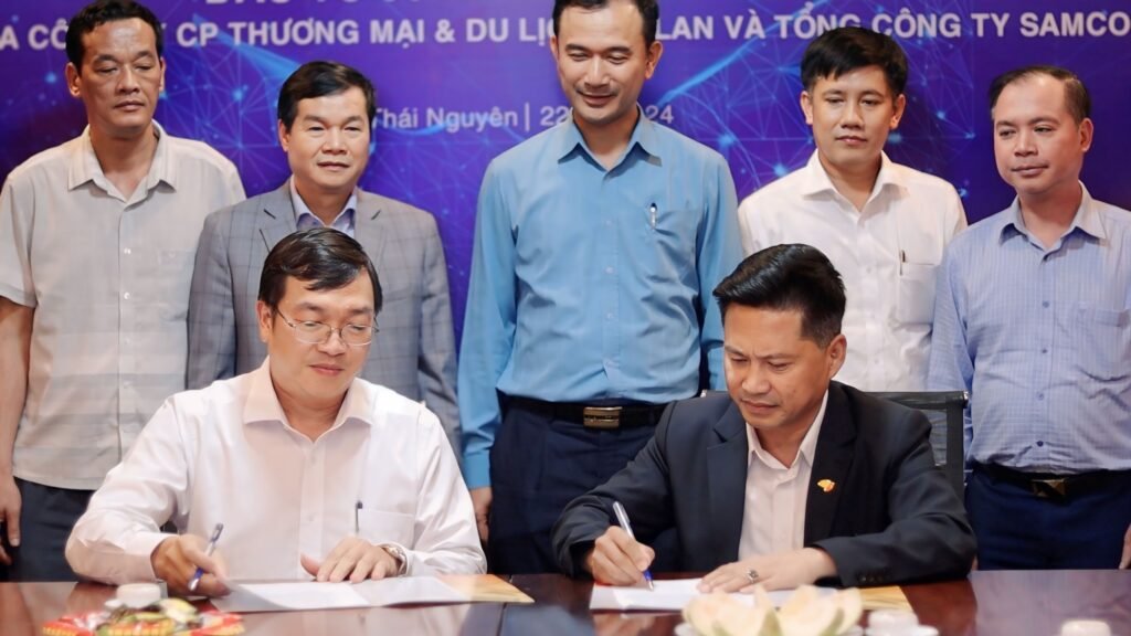 Ký kết Hợp đồng mua bán 50 xe Samco